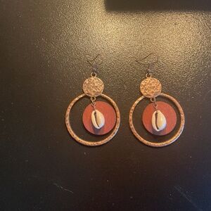 NWOT wood and shell drop earrings #boho#hippie
